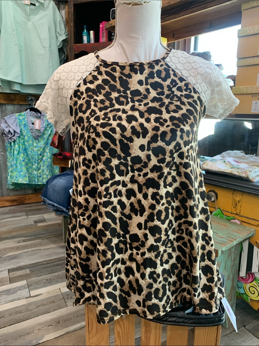 #148 Women’s Leopard Print Raglan Short Sleeve Tee with Cream Lace